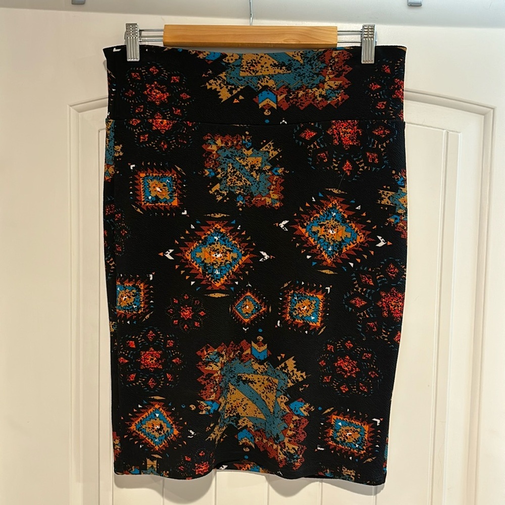 EUC LuLaRoe Aztec print Cassie pencil skirt
